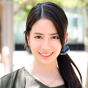 【Bカップ素人】小塚由加里 / 恋する花嫁【KHY-180】